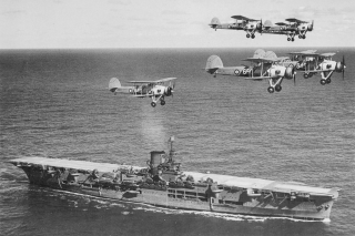 Imagen: HMS Ark Royal. Wikimedia Commons